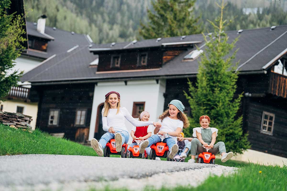 familienurlaub-bobby-cars-kirchleitn