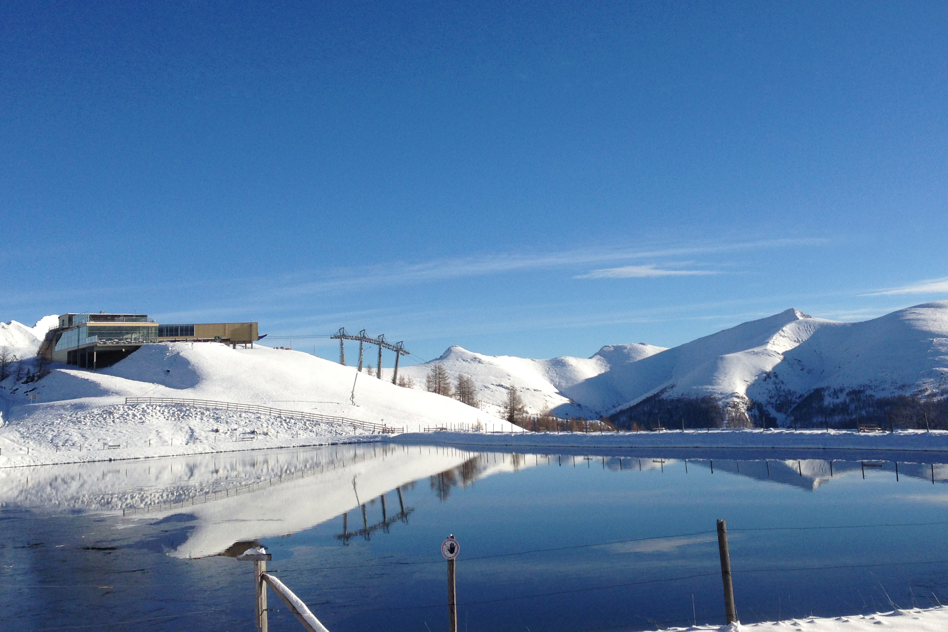 Aussicht von der Brunnach Bergstation in Bad Kleinkirchheim Kärnten, Winterurlaub Schneegarantie auf den Pisten.
